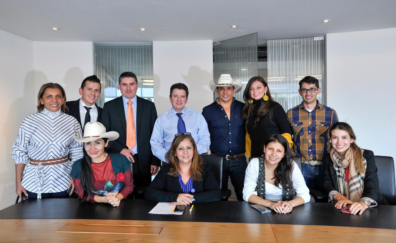 Presidente de la ANH y su equipo de trabajo se reúne con Gobierno y autorid...